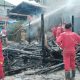 Diduga Kebocoran Gas LPG, Warung di KM 38 Samboja Terbakar, Satu Orang Alami Luka Bakar