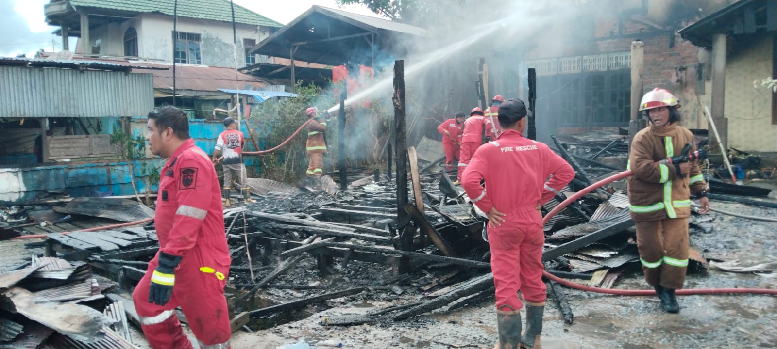 Kebakaran Warung di Samboja Barat. (Dok. Disdamkarmatan Kukar)
