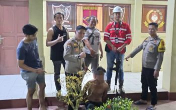 Pelaku Saat di Amankan Petugas Kepolisian. (Dok. Polsek Loa Janan).