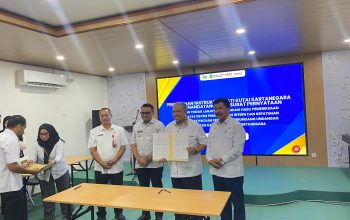 Bupati Aulia Serahkan Instruksi Tindak Lanjut Temuan BPK, OPD Kukar Diberi Waktu 60 Hari