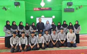 Pelatihan Jurnalistik PWI Kukar Tumbuhkan Budaya Literasi di SMA Muhammadiyah Tenggarong 6 Pelatihan Jurnalistik yang di gelar SMA Muhammadiyah Tenggarong (Dok. PWI Kukar)