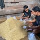 Harga Kedelai dan Plastik Naik, Pengusaha Tempe di Tenggarong Terpaksa Perkecil Ukuran Produk