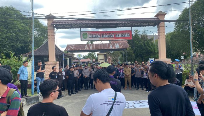 Mahasiswa Unikarta Gruduk Kantor DPRD Kukar, Tuntut dan Kawal Aspirasi Daerah dan Nasional