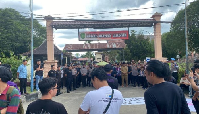 Mahasiswa Unikarta Gruduk Kantor DPRD Kukar, Tuntut dan Kawal Aspirasi Daerah dan Nasional
