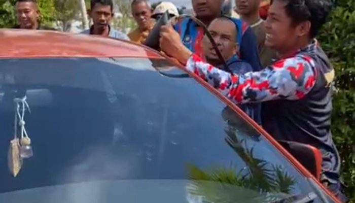 Balita Terkunci di Dalam Mobil, Damkar Kukar Bergerak Cepat Lakukan Evakuasi