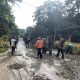 Polsek Loa Kulu Gandeng Warga dan PT MHU Perbaiki Jalan Penghubung Lima Desa
