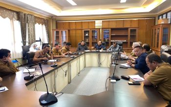 Pemekaran Kecamatan Muara Kaman Tertahan di Desa Sedulang, DPRD Kukar Tunggu Keputusan Akhir 4 Rapat Dengar Pendapat Anggota Komisi I DPRD Kabupaten Kukar dengan pihak terkait membahas tentang Pemekaran Kecamayan Muara Kaman.(Irvan/dutakaltimnews.com)