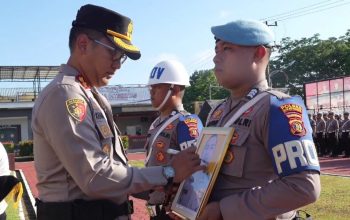 Terlibat Penipuan dan Judi Online, Briptu Ahmad Nur Fahmi Dipecat dari Polr 4 Prosesi Pemberhentian Tidak Dengan Hormat terhadap anggota Polri yang terbukti melakukan tindak pidana penipuan dan judi online. (Dok. Polres Kukar)