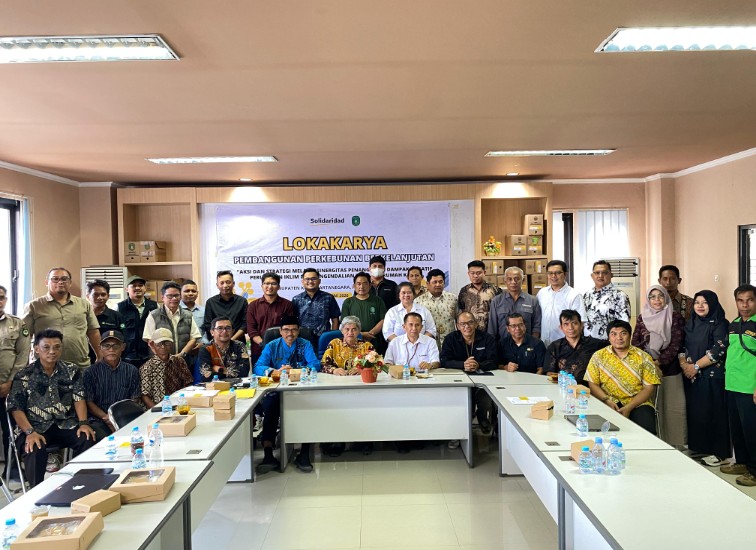 Lokakarya Pembangunan Perkebunan Berkelanjutan bertema “Aksi dan Strategi Melalui Sinergitas Penanganan Dampak Negatif Perubahan Iklim dan Pengendalian Emisi Gas Rumah Kaca”. (Irvan/dutakaltimnews.com)