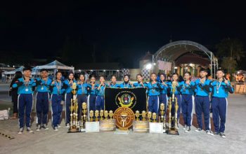Tim Paskibra SMPN 1 Tenggarong berfoto bersama usai meraih Juara Umum pada Kompetisi Garda 55 Vol. 20 di SMA Negeri 5 Samarinda. (Dok. SMPN 1 Tenggarong)