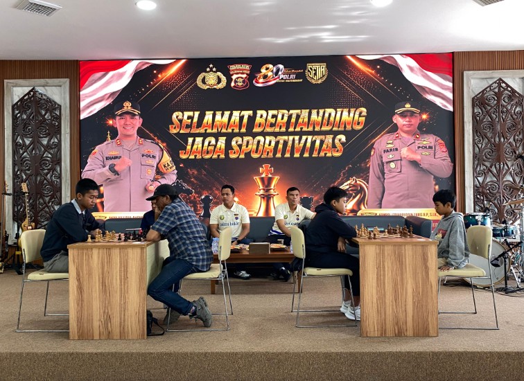 Turnamen Catur Dalam Rangka Memperingati HUT Bhayangkara ke-80. (Irvan/dutakaltimnews.com)