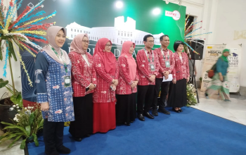 AIPKI Tekankan Penguatan Kesehatan Mental bagi Calon Dokter 7 Ketua Umum AIPKI, Prof. Dr. dr. Wisnu Barlianto (ketiga dari kanan), Wakil Ketua 2 AIPKI, Dr. dr. Flora Ramona Sigit Prakoeswa (kelima dari kanan), bersama jajaran pengurus AIPKI pada acara Jumpa Pers Forum Dekan FK UI 2026 di Fakultas Kedokteran UI Salemba, Jakarta, Sabtu, 18 Juli 2026 (Foto: RRI/Shafa Mahfuzah)