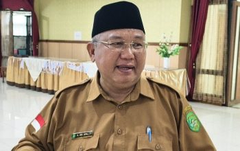 Camat Marangkayu AR. Ambo Dalle saat ditemui di Kantor DPRD Kukar Selasa (28/7/2026), (Foto : Andri/dutakaltimnews.com)