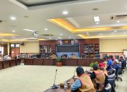 RDP DPRD Kukar Terkait Penyerapan Tenaga Kerja Lokal dan Dampak Lingkungan Oleh Perusahaan di Desa Bukit Pariaman, Kecamatan Tenggarong Seberang, Rabu (22/7/2026), (Foto : Andri/dutakaltimnews.com)