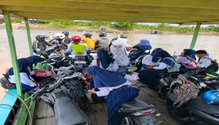 Satu Dekade Gratis untuk Pelajar, Feri Tiga Putra Ringankan Akses Pendidikan di Muara Muntai