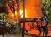 Diduga Korsleting Listrik, Teras Rumah di Jalan Pesut, Kelurahan Timbau Terbakar