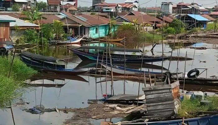 Air Sungai Surut, Nelayan di Muara Wis Kesulitan Berlayar Saat Musim Kemarau