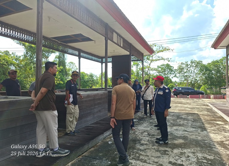 Kunjungan Ketua DPRD Kukar di Pasar Desa Liang Ulu, Kecamatan Kota Bangun (Dok. Pemdes Liang Ulu)