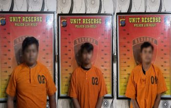 Tiga Pelaku Saat di Amankan Petugas Kepolisian. (Dok. Polsek Loa Kulu)