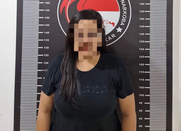 Pelaku Saat di Amankan Petugas Kepolisian. (Dok. Polres Kukar)