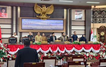 Suasana Rapat Paripurna DPRD Kukar, (Foto : Andri/dutakaltimnews.com)