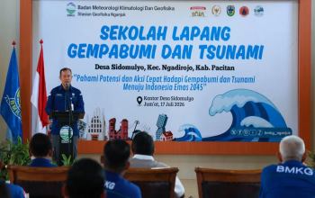 Melalui Sekolah Lapang Gempabumi dan Tsunami, BMKG Tingkatkan Kesiapsiagaan Masyarakat Pesisir di Pacitan 4 Kepala BMKG, Teuku Faisal Fathani