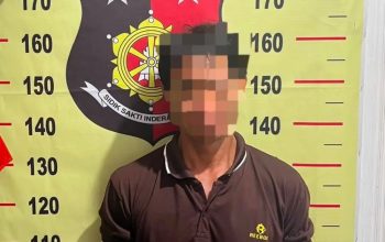Bejat! Pria 47 Tahun Diduga Nodai Anak Tiri di Bawah Umur di Kembang Janggut 5 Pelaku Saat di Amankan Petugas Kepolisian. (Dok. Polsek Kembang Janggut)