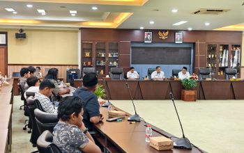 Suasana RDP membahas Permasalahan Infrastruktur Jembatan Desa Sungai Payang Kecamatan Loa Kulu, Rabu (8/7/2026), (Foto : Andri/dutakaltimnews.com)