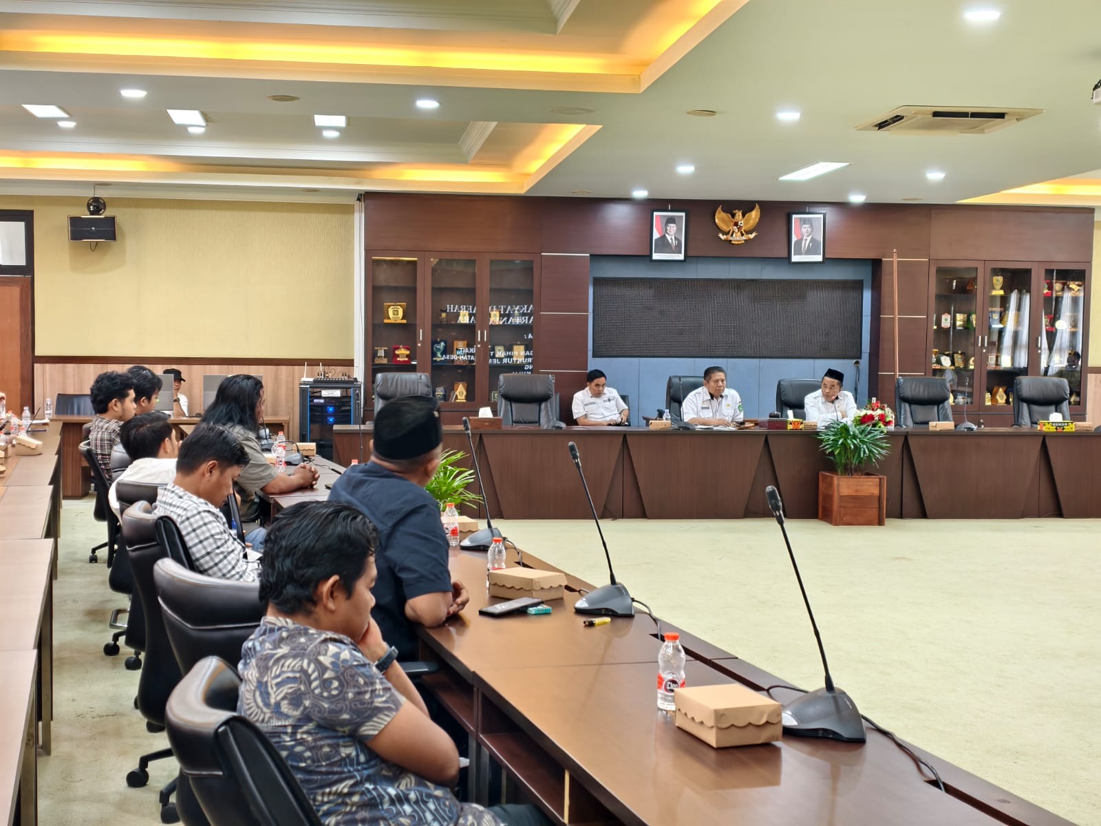 Suasana RDP membahas Permasalahan Infrastruktur Jembatan Desa Sungai Payang Kecamatan Loa Kulu, Rabu (8/7/2026), (Foto : Andri/dutakaltimnews.com)