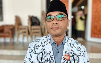 Ketua PGRI Kukar adalah Nasruddin Zainuddin (Dok. Andri/dutakaltimnews.com)