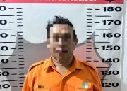 11 Paket Sabu Digagalkan Polisi, Pengedar Dibekuk di Kebun Sawit Muara Kaman 10 : Pelaku Saat di Amankan Petugas Kepolisian. (Dok. Polsek Muara Kaman)