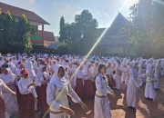 MPLS di SMPN 2 Tenggarong Libatkan Seluruh Siswa, Fokus Penguatan Karakter dan Adaptasi Sekolah 9 Kegiatan Hari Pertama MPLS di SMP Negeri 2 Tenggarong (Andri/dutakaltimnews.com)