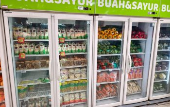 Era Fresh Segera Hadir di Tenggarong, Jalan Pesut Kian Menjelma Jadi Pusat Perdagangan Baru 4 Etalase di salah satu toko swalayan di Samarinda (Dok. Andri/dutakaltimnews.com)