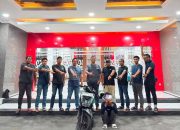 Pelaku dan Barang Bukti Saat di Amankan Petugas Kepolisian. (Dok. Polres Kukar)