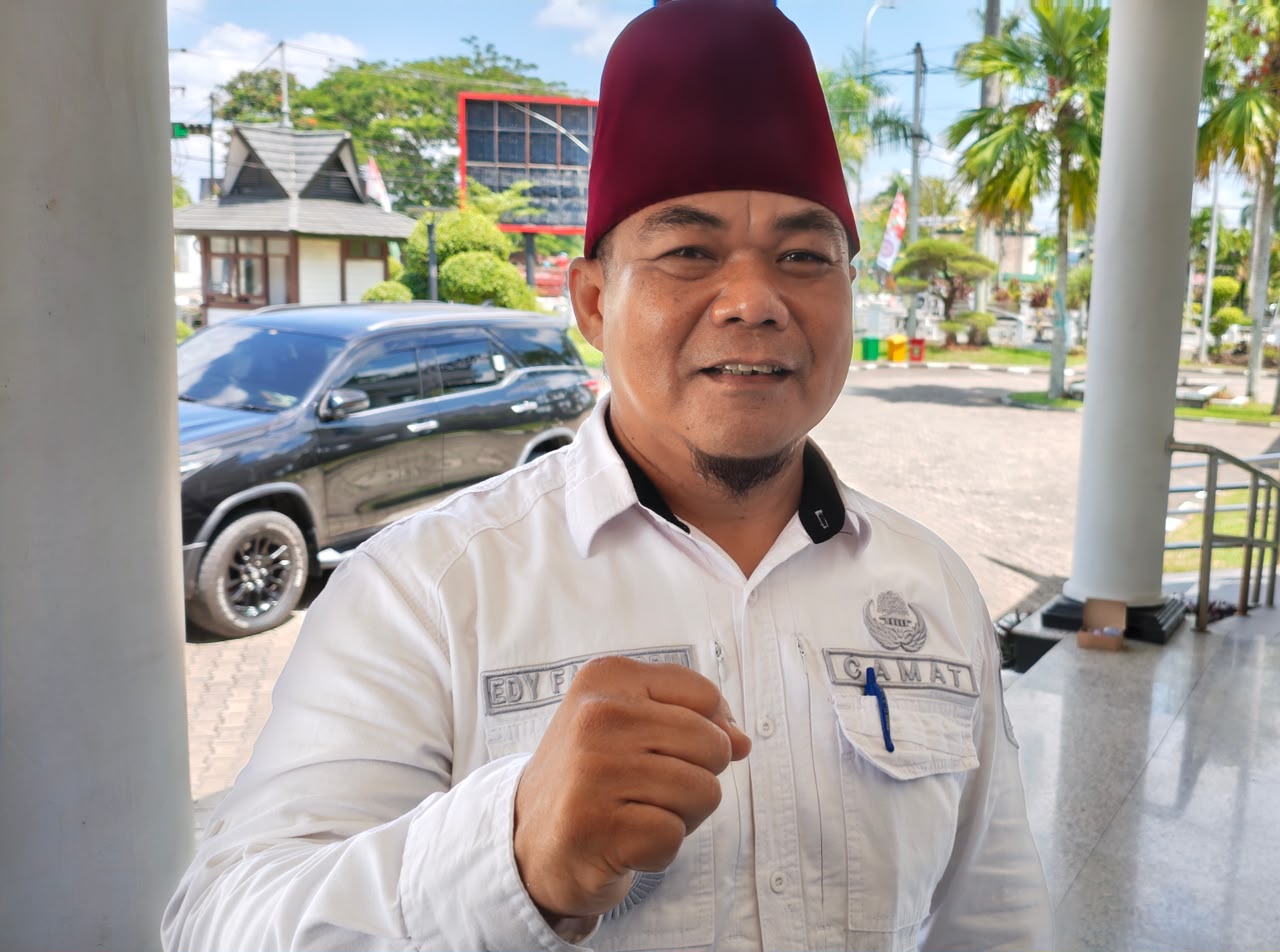 Camat Sebulu, Edy Fahruddin. (Irvan/dutakaltimnews.com)