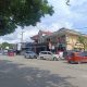 Suasana Antrean BBM di SPBU Timbau. (Irvan/dutakaltimnews.com)