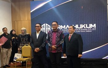 Peresmian Dan Soft Opening Firma HukumAssoc. Prof. Dr. Elviandri, S.Hl., M.Hum. Dan Sunariyo, S.H., M.H. (Irvan/dutakaltimnews.com)