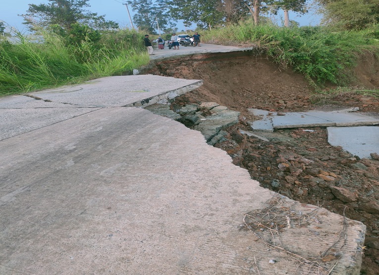 Kondisi Jalan Penghubung Antar Kecamatan Muara Muntai Dengan Muara Wis (Dok. Istimewa)