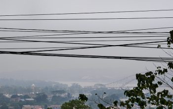 Kabut asap tebal menyelimuti Kota Tenggarong Sabtu (30/8/2026), (Foto : Andri/dutakaltimnews.com)