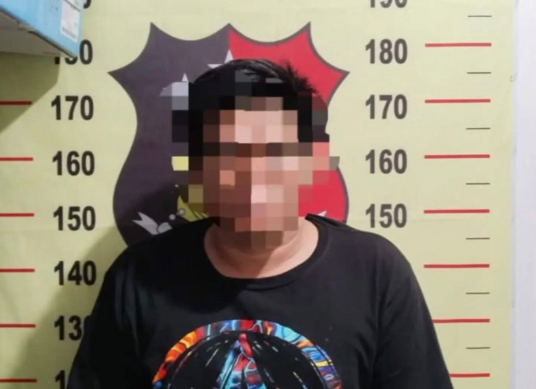 Pelaku Saat di Amankan Petugas Kepolisian. (Dok. Polsek Kembang Janggut)