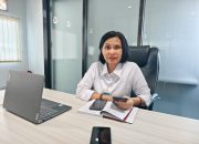Kepala Dinas Kesehatan Kukar, Ismi Mufiddah saat ditemui di ruang kerjanya Rabu (12/8/2026), (Foto : Andri/dutakaltimnews.com)