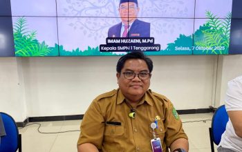 Kepala SMPN 1 Tenggarong, Imam Huzaeni (Dok. Andri/dutakaltimnews.com)