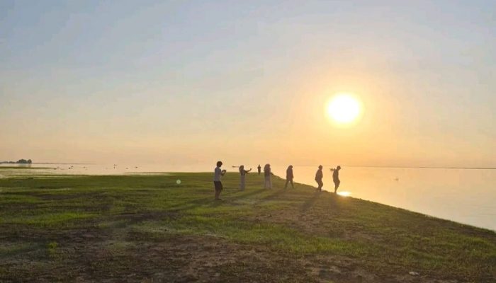 Objek Wisata Desa Pela Saat Debit Air Surut