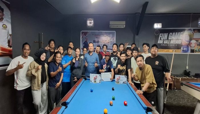 Rayakan HUT ke-81 RI, Wartawan PWI Kukar Adu Strategi di Meja Biliar