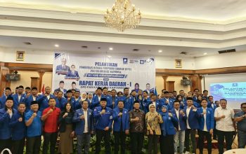 Proses Pelantikan Pengurus DPC PAN Se-Kutai Kartanegara, Sabtu (30/8/2026), (Foto : Andri/dutakaltimnews.com)
