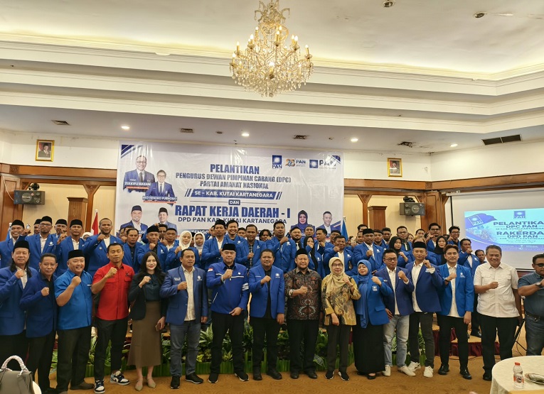 Proses Pelantikan Pengurus DPC PAN Se-Kutai Kartanegara, Sabtu (30/8/2026), (Foto : Andri/dutakaltimnews.com)
