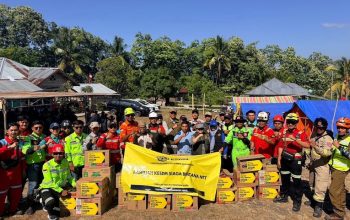 Bantuan Kebutuhan Dasar Disalurkan, ESDM Pastikan Respons Bencana Berjalan Sesuai Kebutuhan Lapangan 2 Bantuan Kebutuhan Dasar Disalurkan Oleh ESDM. (Dok. Kementerian ESDM)