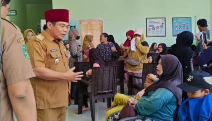 Puluhan Orang Diduga Keracunan Usai Santap MBG di Sebulu, Murid dan Guru Dilarikan ke Puskesmas 2 camat sebulu ke puskesmas sebulu
