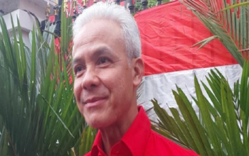 Wacana Pilkada Tanpa Wakil, Ganjar Minta DPR Bentuk Pansus RUU Pemilu 2 Politikus PDIP Ganjar Pranowo dorong DPR bentuk pansus untuk bahas revisi UU Pemilu. (Dok: cnnindonesia.com)
