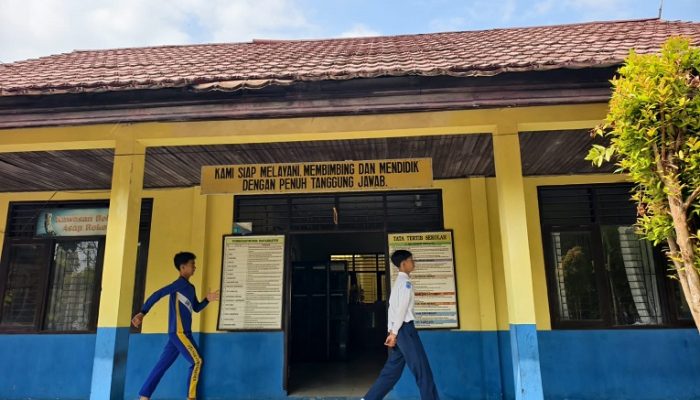 Seragam Gratis SMP Swasta Kukar Belum Cair, Sekolah Tunggu Anggaran Perubahan